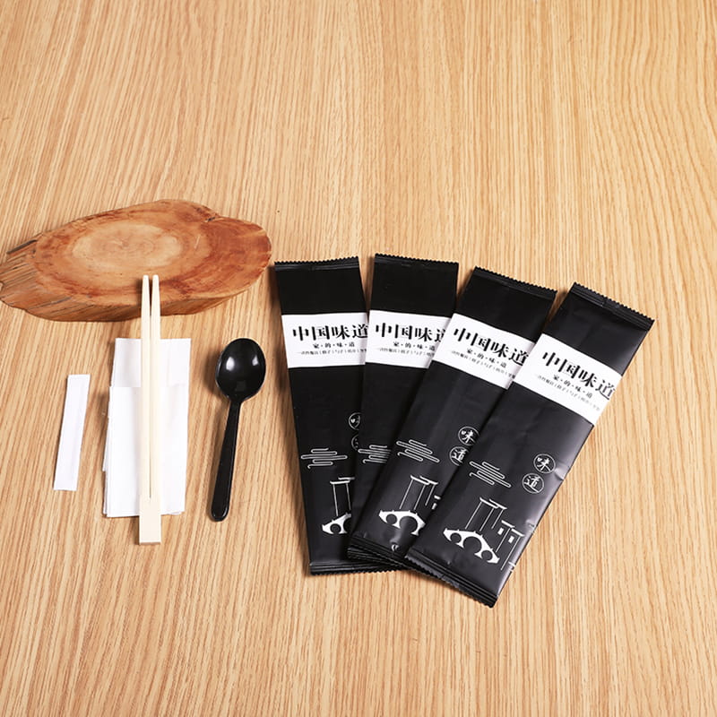 Wegwerpmaaltijdzak met eetstokjeslepel en servet voor restaurant Frosted Composite Film Set